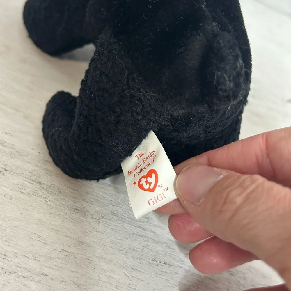 Ty Beanie Baby Gigi Dog 1997 Retired NWT